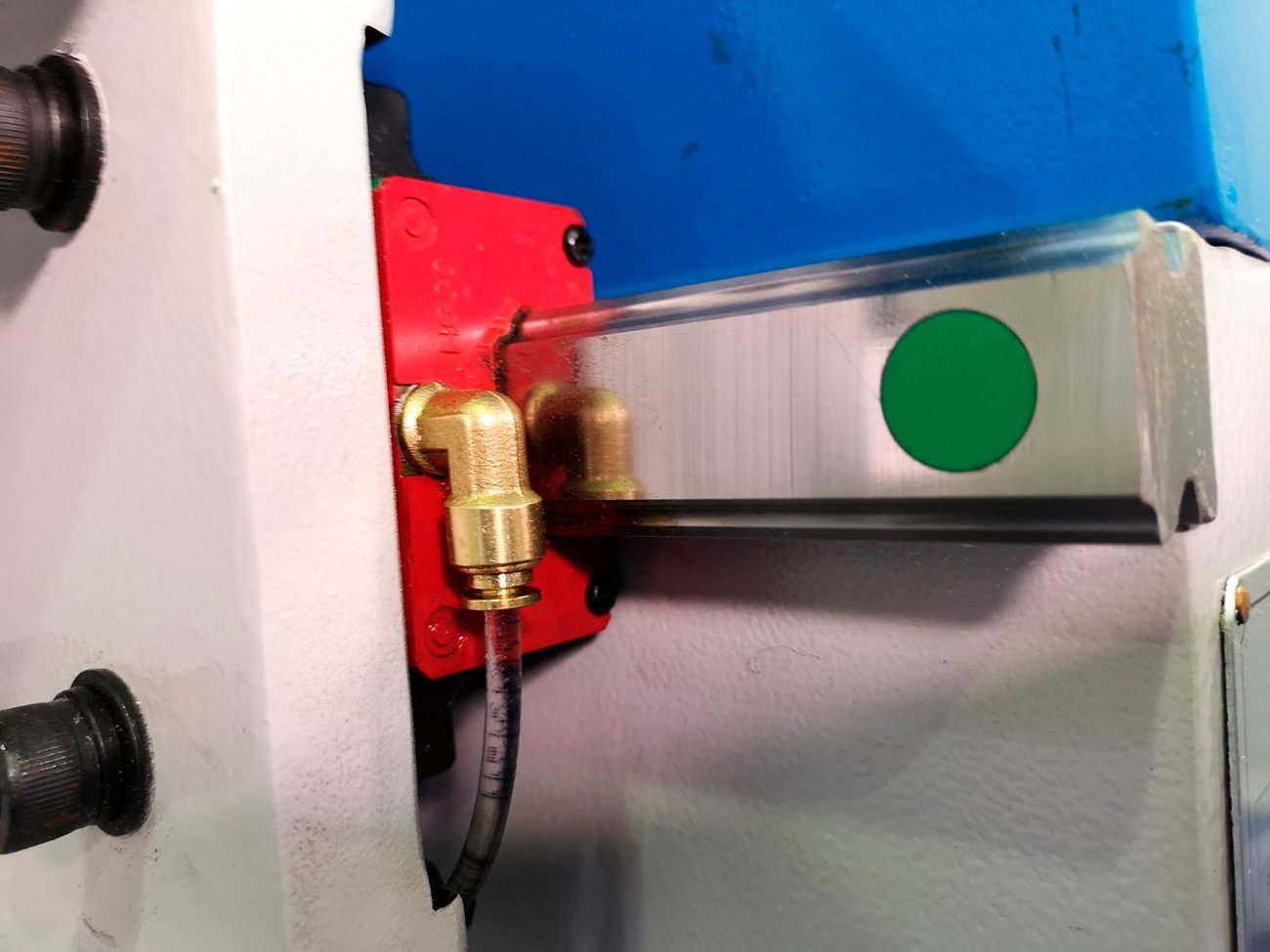 Rolling guides and carriages