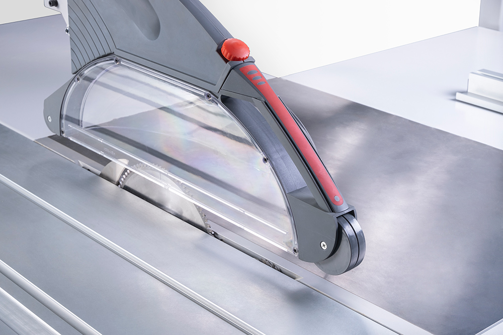 Transparent protective cover CE