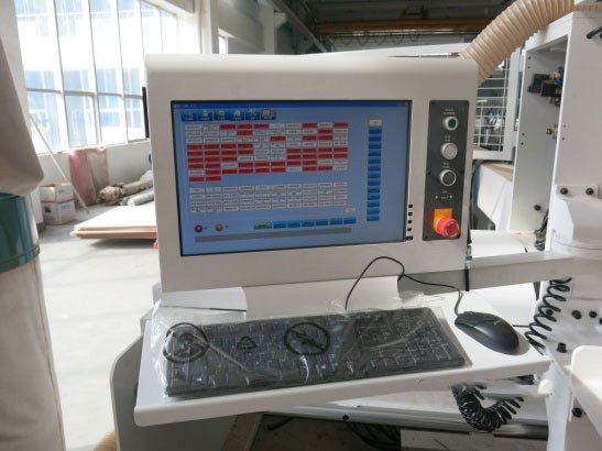 Ovládání stroje přes počítač