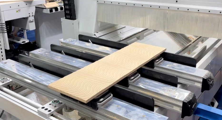 work with two workpieces at the same time