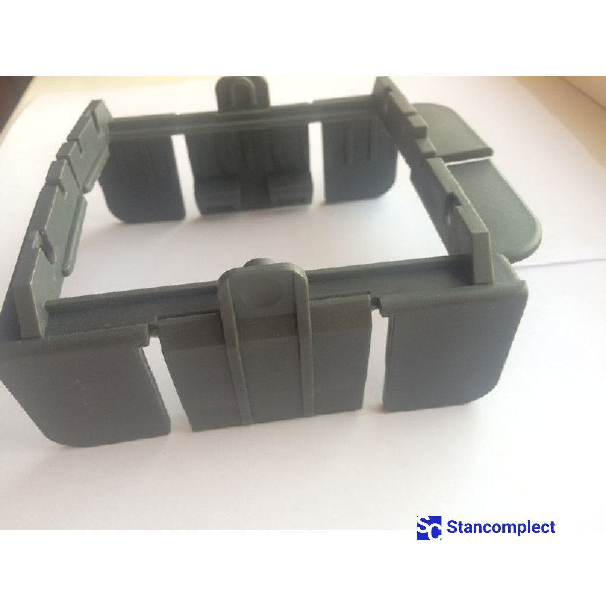 Plastic case of the vacuum block