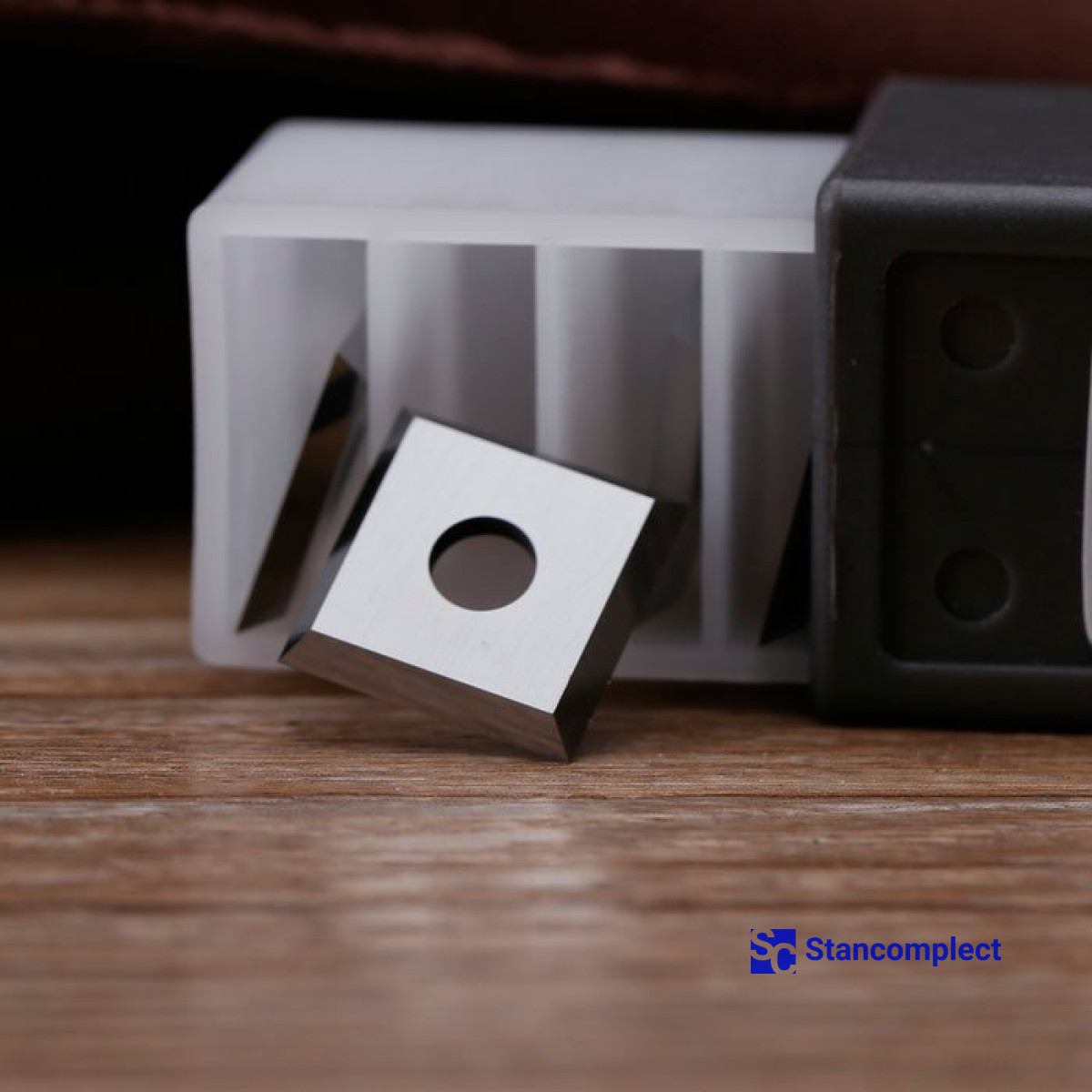 Replacement cutter blade 12x12x1.5-35° HD