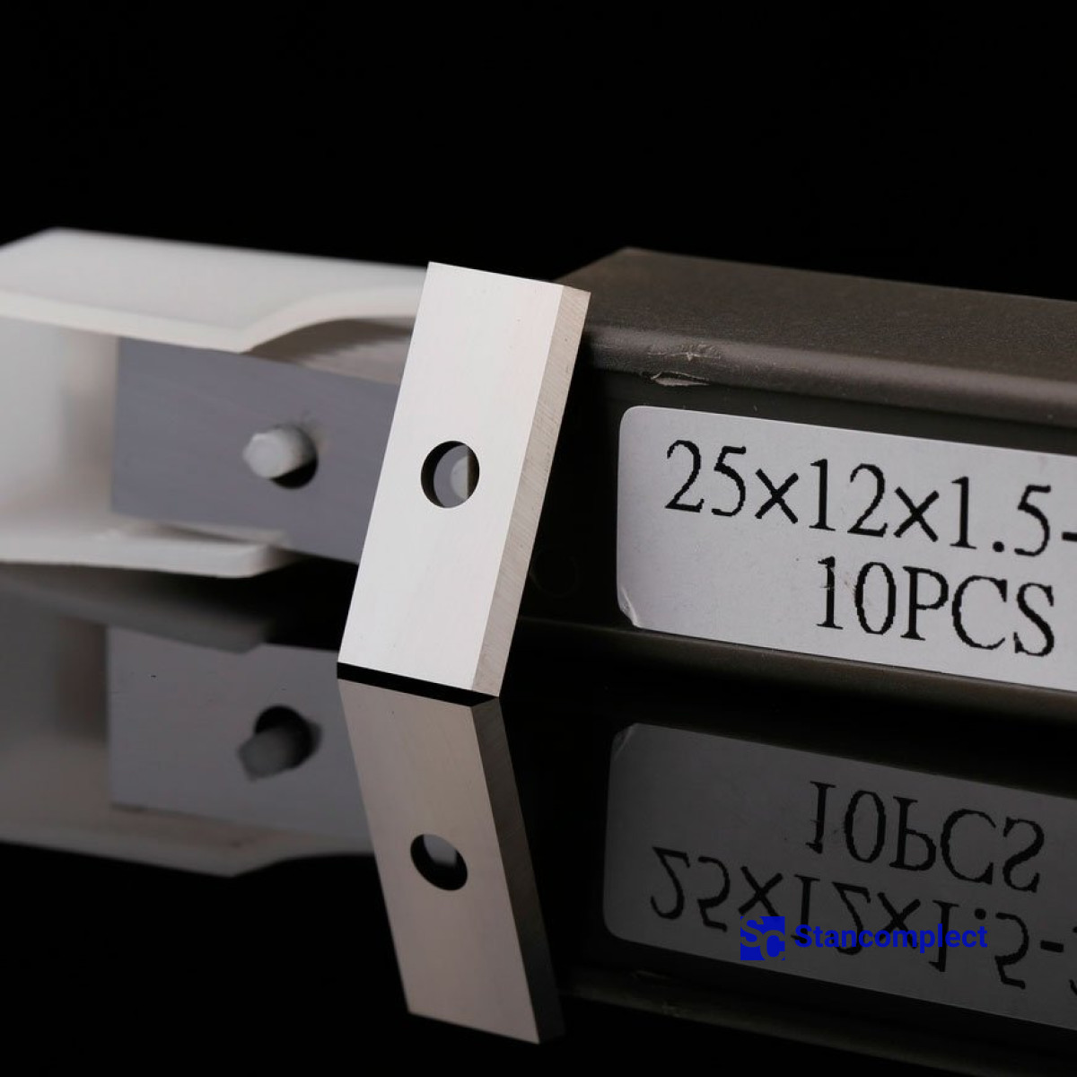 Replacement cutter blade 24x12x1.5-35°