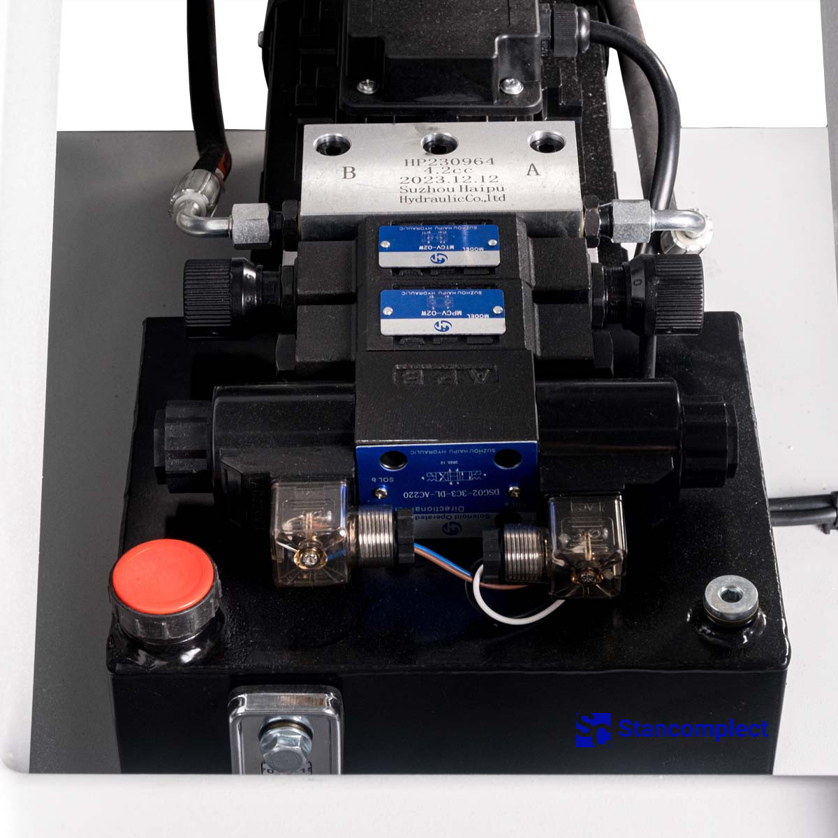 Hydraulic scissor lift table KDT KHF-3208 with a photosensor for workpieces up to 2500x600 mm