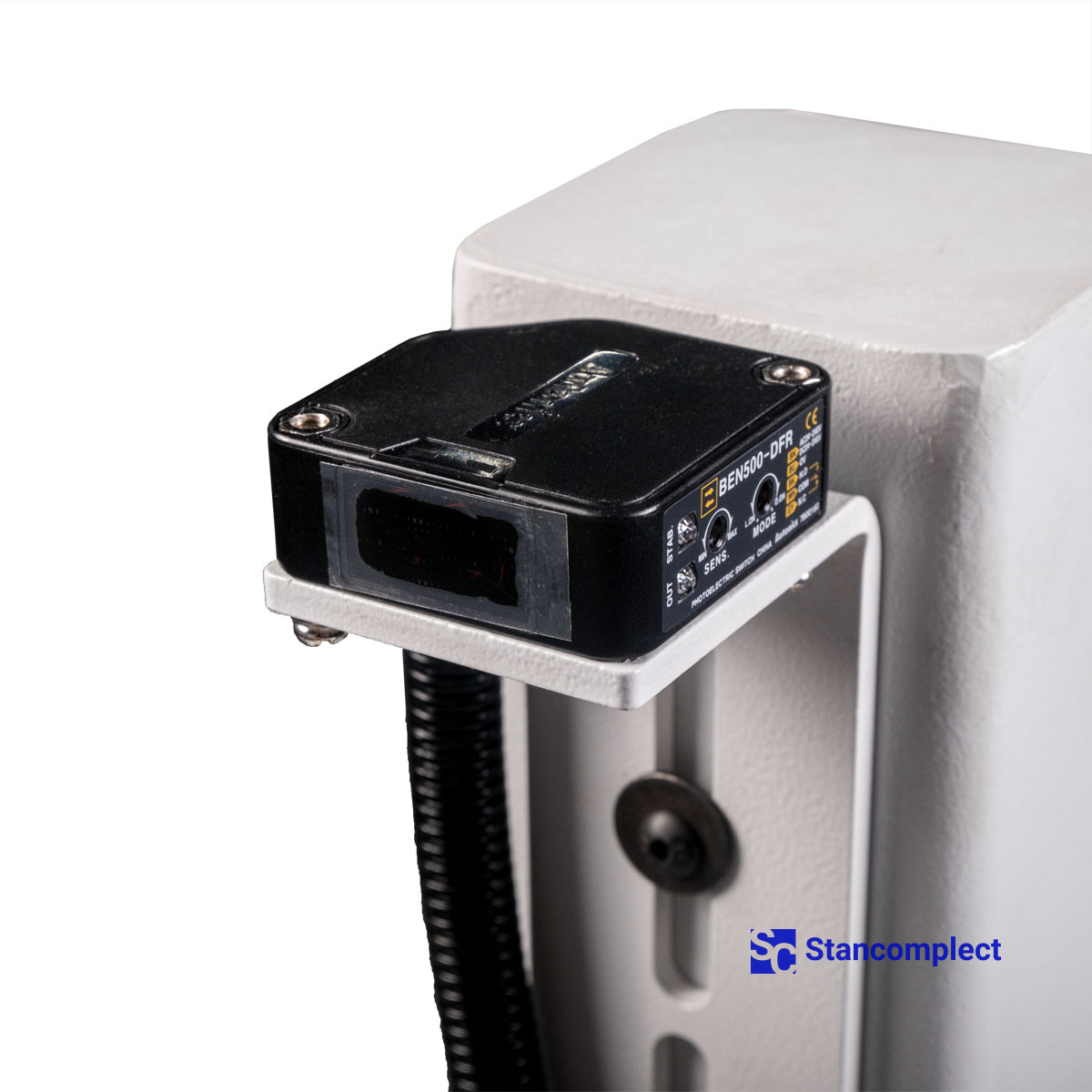 Hydraulic scissor lift table KDT KHF-3208 with a photosensor for workpieces up to 2500x600 mm