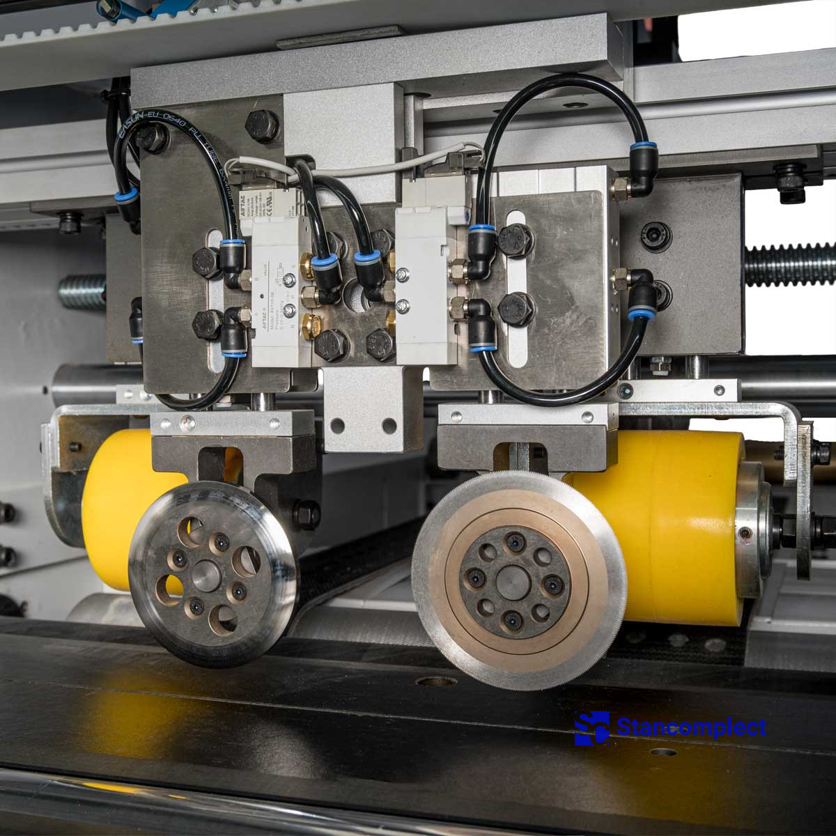 Cardboard Box Making Machine KDT WG8C1H4P4 for fanfold corrugated cardboard