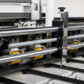 Automatický stroj na výrobu kartonových krabic KDT WG8C1H1W1-Z1R1D6 pro ploché listy vlnité lepenky, nekonečnou vlnitou lepenku a dvouvrstvou vlnitou lepenku v rolích