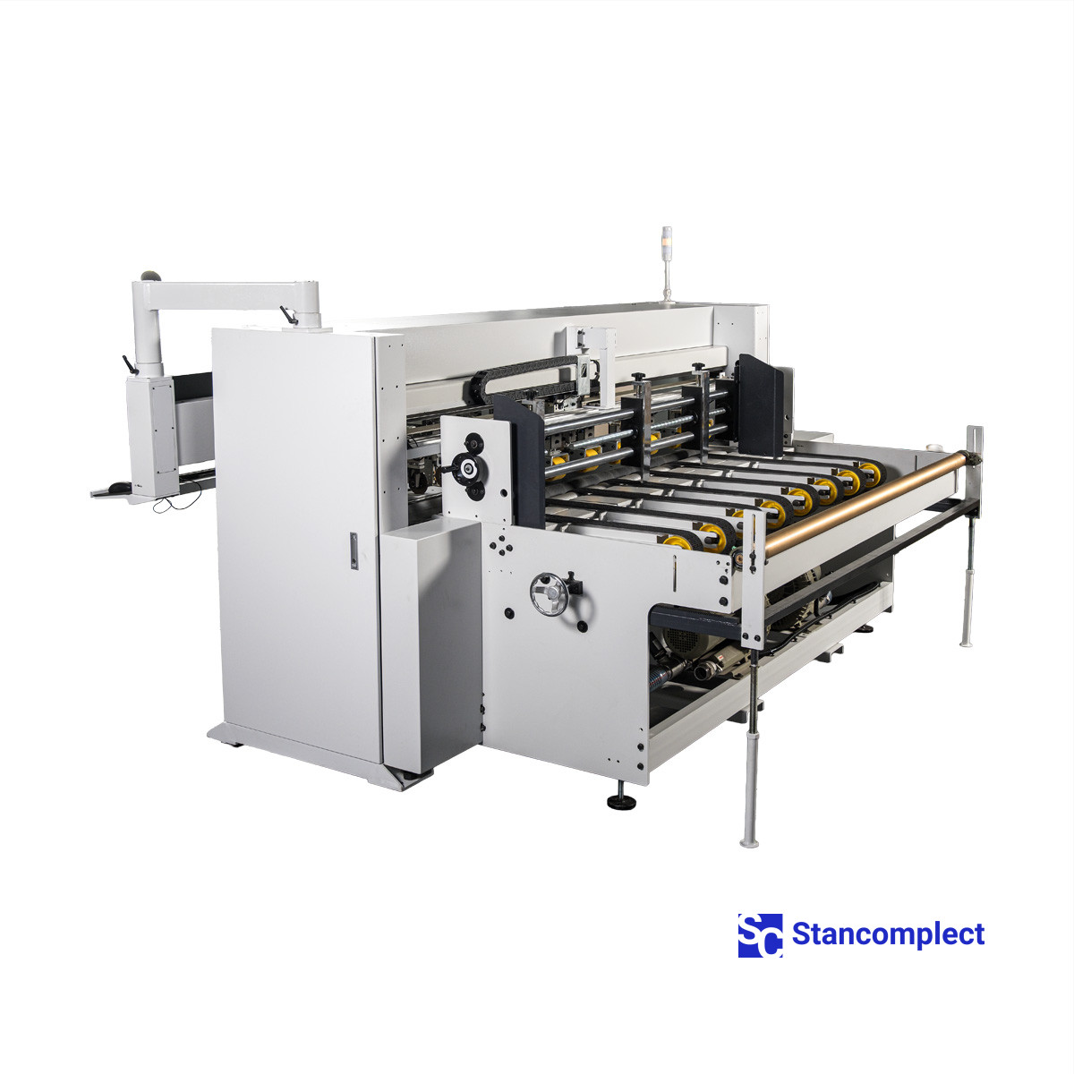 Automatický stroj na výrobu kartonových krabic KDT WG8C1H1W1-Z1R1D6 pro ploché listy vlnité lepenky, nekonečnou vlnitou lepenku a dvouvrstvou vlnitou lepenku v rolích