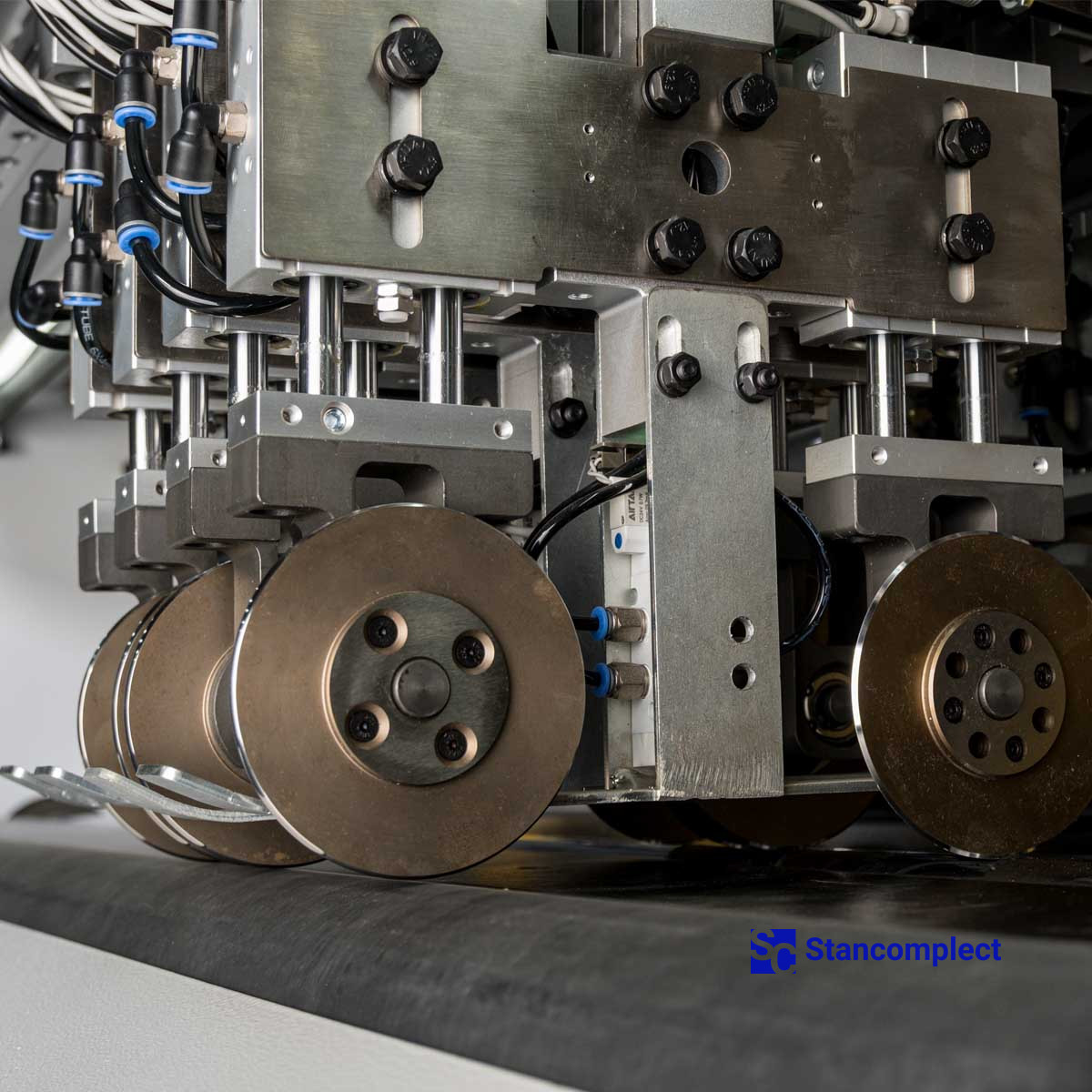 Cardboard Box Making Machine KDT WG8C1H4P4 for fanfold corrugated cardboard