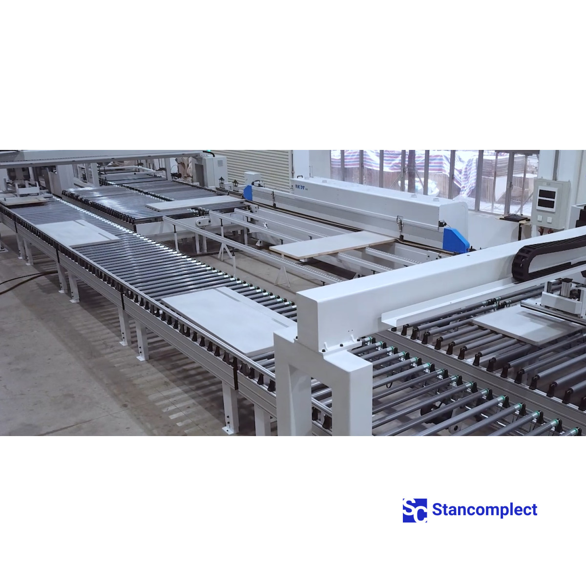 Automatická linka na zpracování dveří KDT