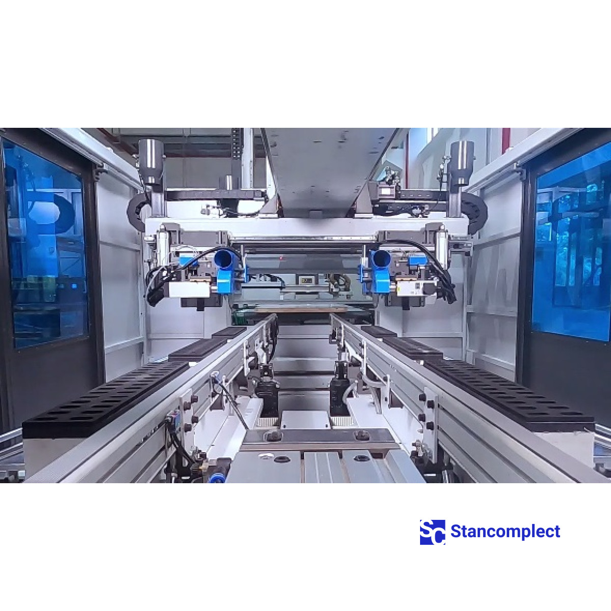 CNC čtyřstranná řezačka panelů KHM-560P