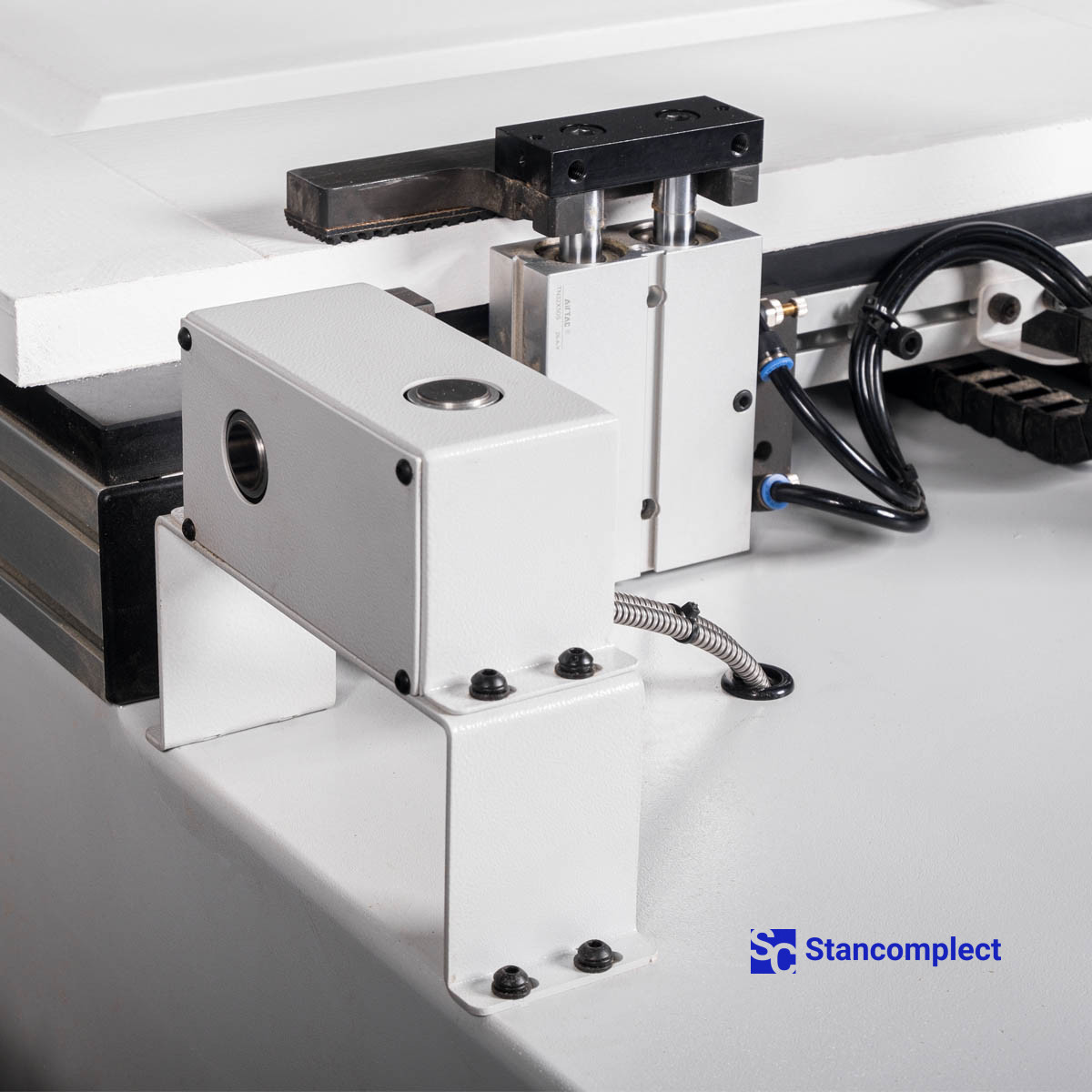 KHM-606 CNC Milling Machine for Lock, Hinge and Keyhole