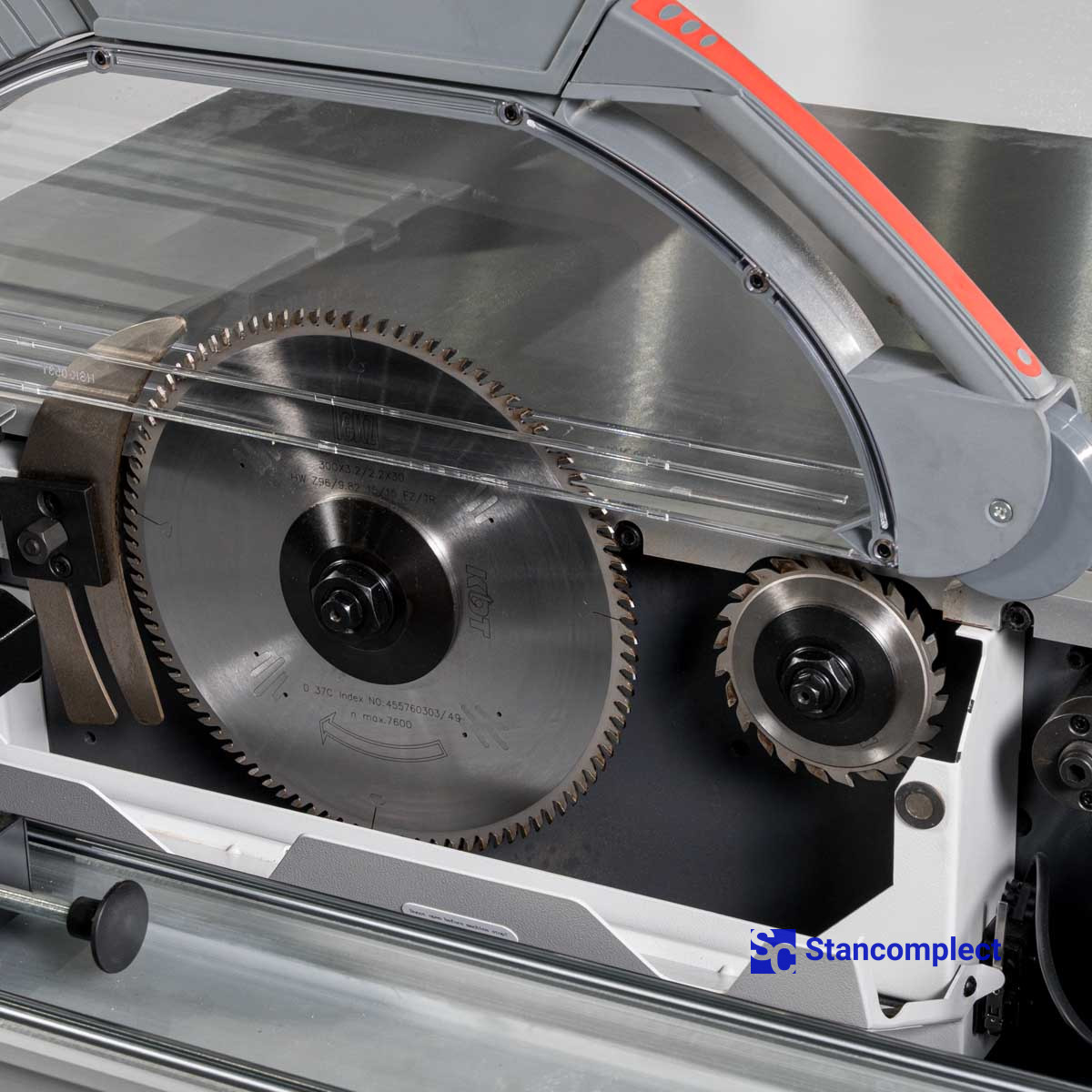 Sliding table panel saw KS-132K with servo drive