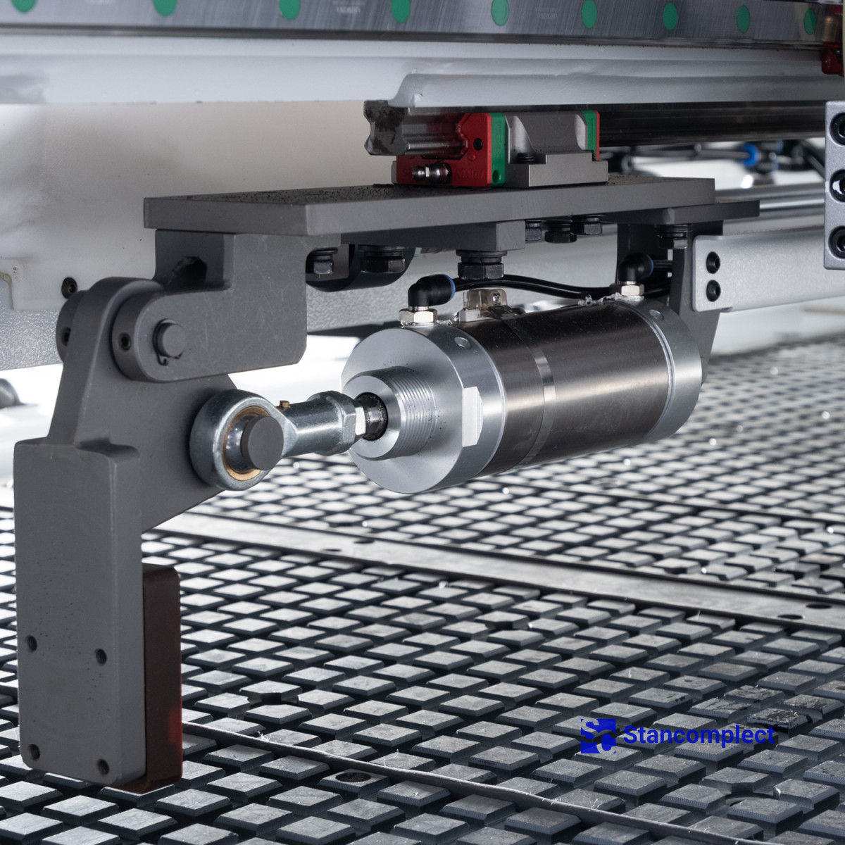 CNC machining center KN-3710DE, processing area 3100x2150 mm