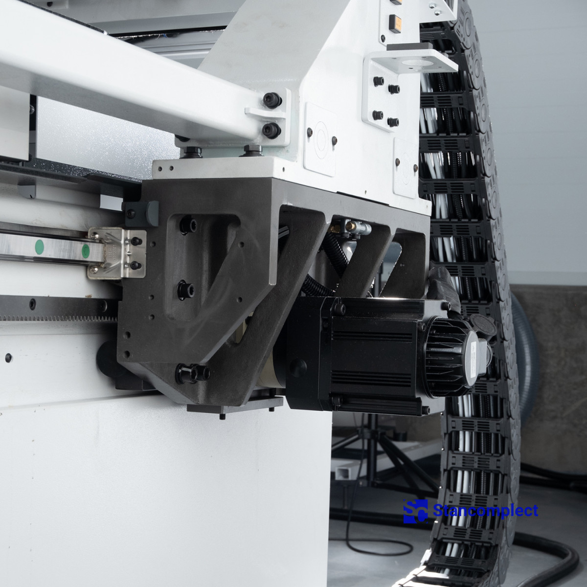 CNC machining center KN-3710DE, processing area 3100x2150 mm