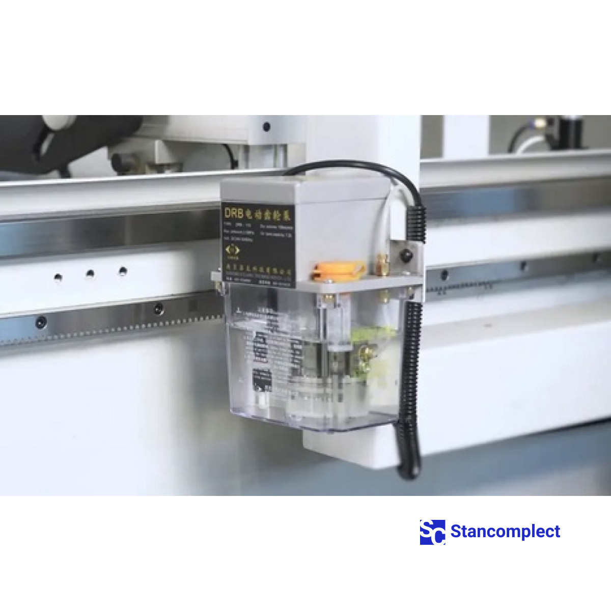 CNC posuvné obráběcí centrum KDT KN-6410C, obráběcí plocha 3250x1250 mm