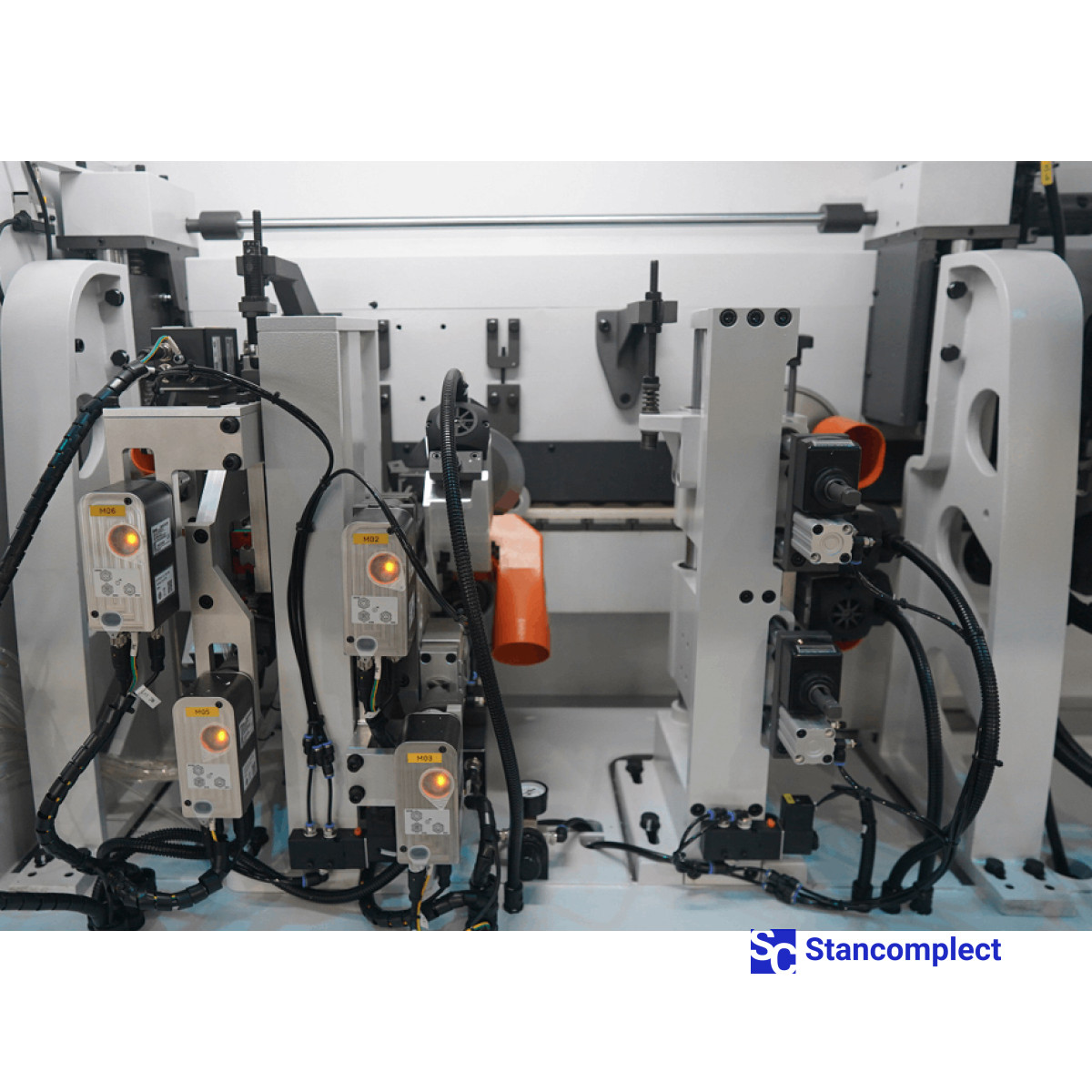 High Speed Edge Banding Machine KDT KE-526GHT with grooving unit and servo adjustment