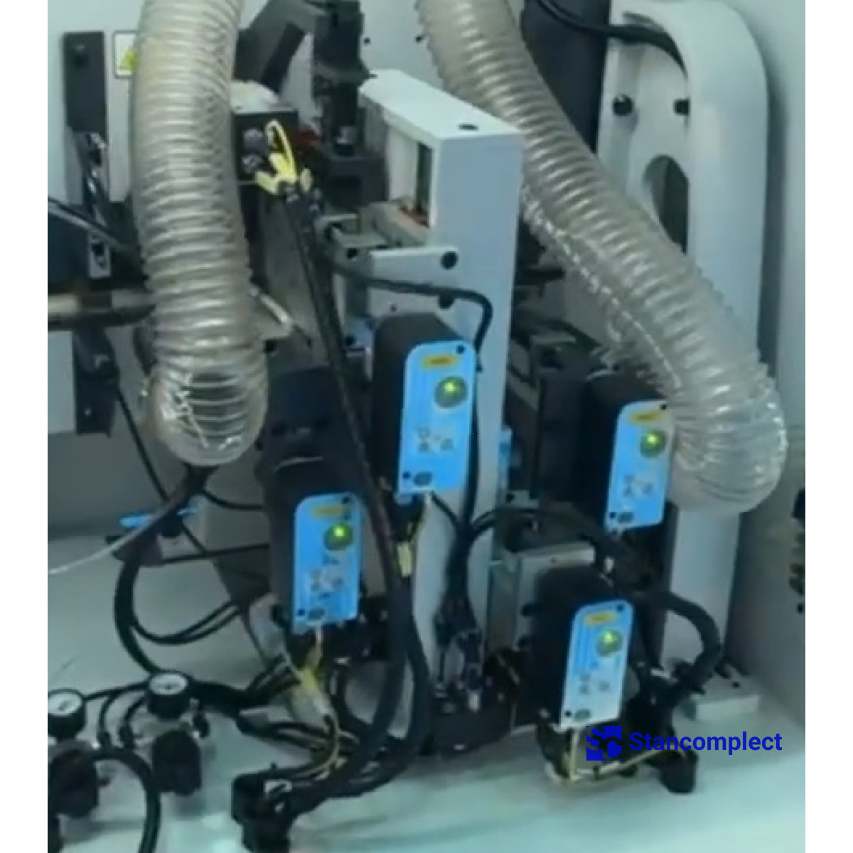 High Speed Edge Banding Machine KDT KE-526GHT with grooving unit and servo adjustment