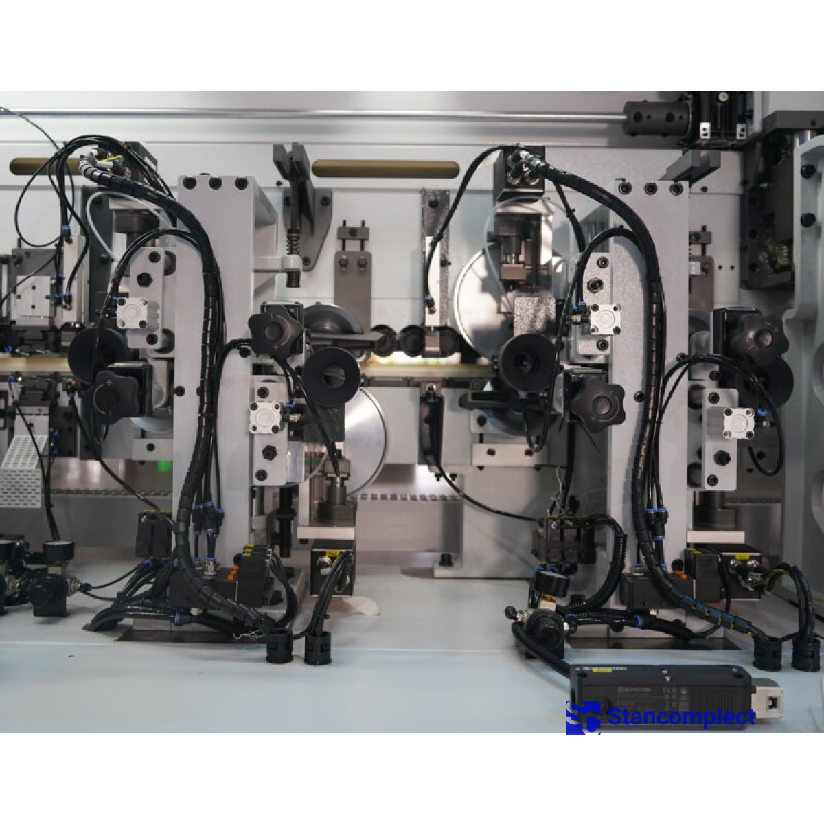 High Speed Edge Banding Machine KDT KE-526KUBT