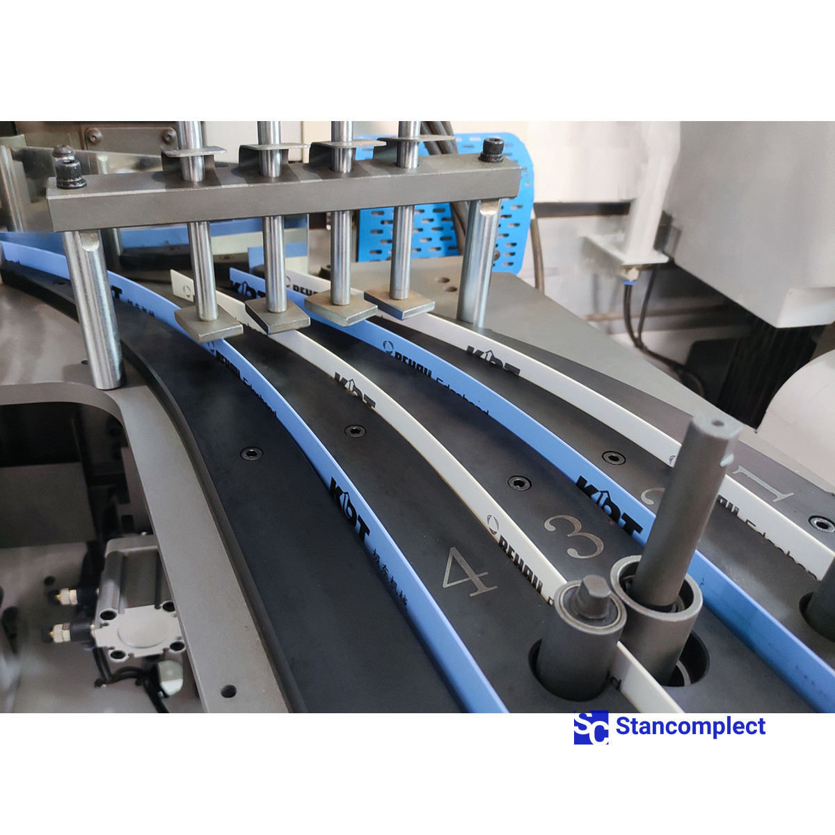 Edge banding machine KDT KE-668JGBAC4 (50) with two glue pots, four-motor corner rounding unit and edge magazine