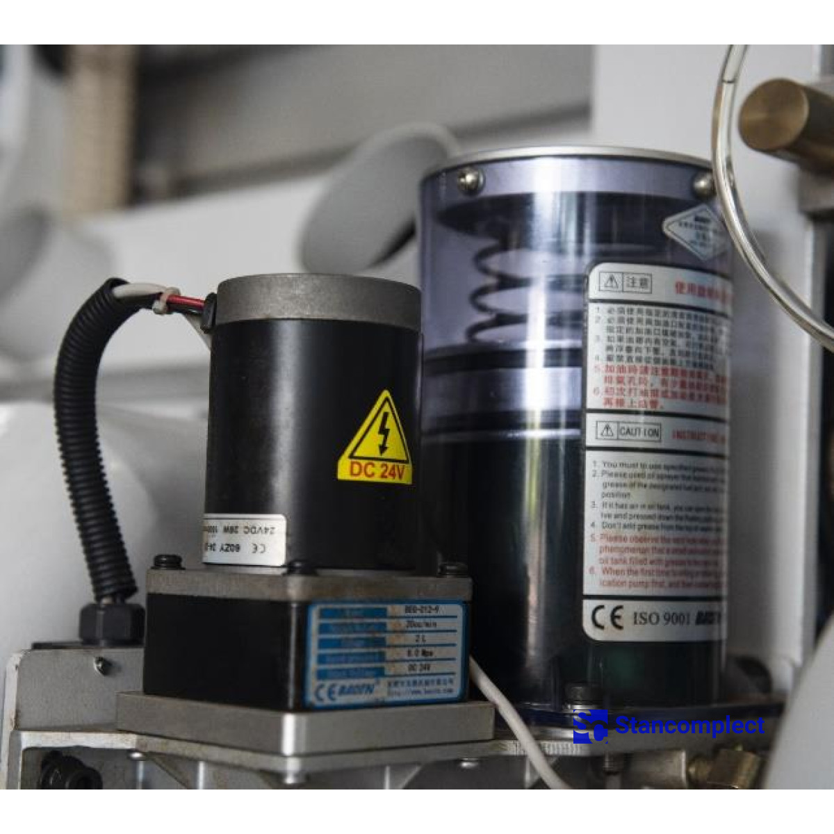 Edge banding machine KDT KE-665JSMA with a contouring unit, jointing and pneumatic reconfiguration of units