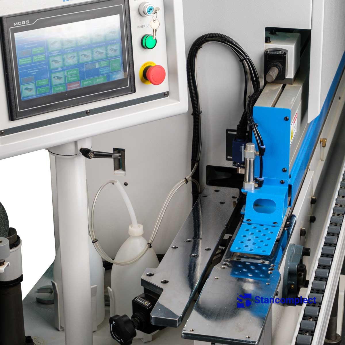 Edge banding machine KDT KE-268JSA with corner rounding unit, top glue bath and pneumatic reconfiguration of units