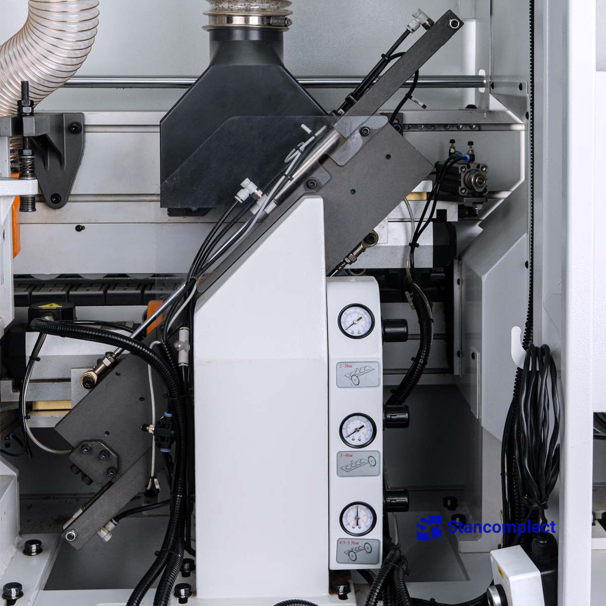 Edge banding machine KDT KE-268JSA with corner rounding unit, top glue bath and pneumatic reconfiguration of units