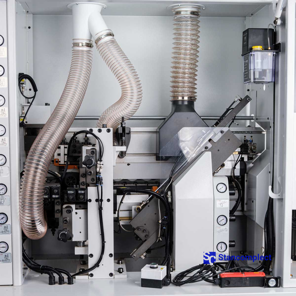 Edge banding machine KDT KE-268JSA with corner rounding unit, top glue bath and pneumatic reconfiguration of units