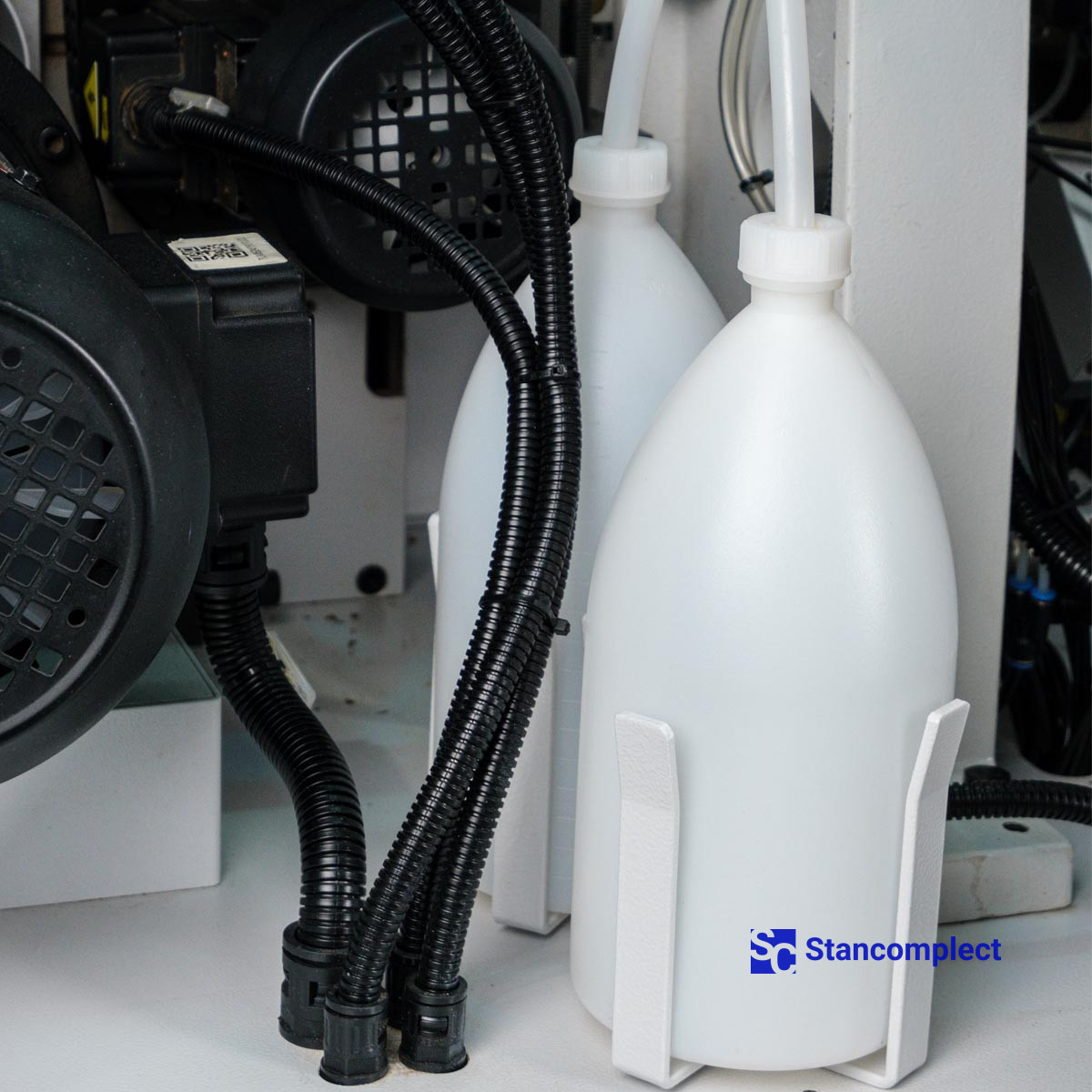 Edge banding machine KDT KE-268JSA with corner rounding unit, top glue bath and pneumatic reconfiguration of units