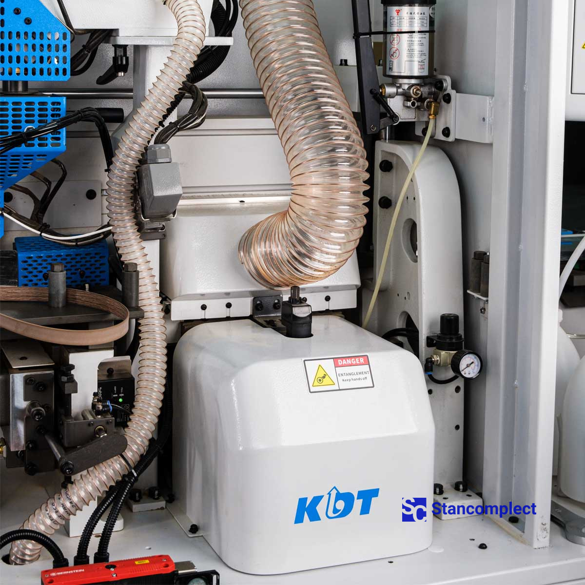 Edge banding machine KDT KE-268JSA with corner rounding unit, top glue bath and pneumatic reconfiguration of units