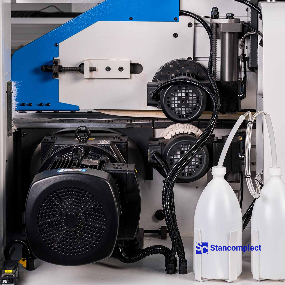 Edge banding machine KDT KE-710BTC4 with full servo adjustment and edge magazine