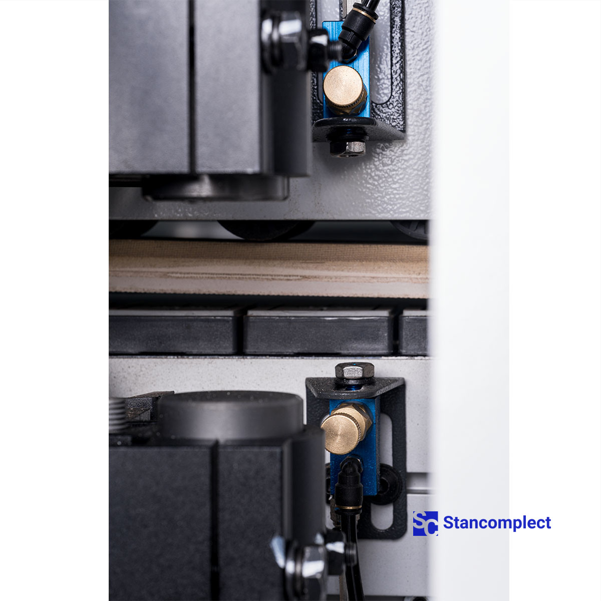 Edge banding machine KDT KE-710BTC4 with full servo adjustment and edge magazine