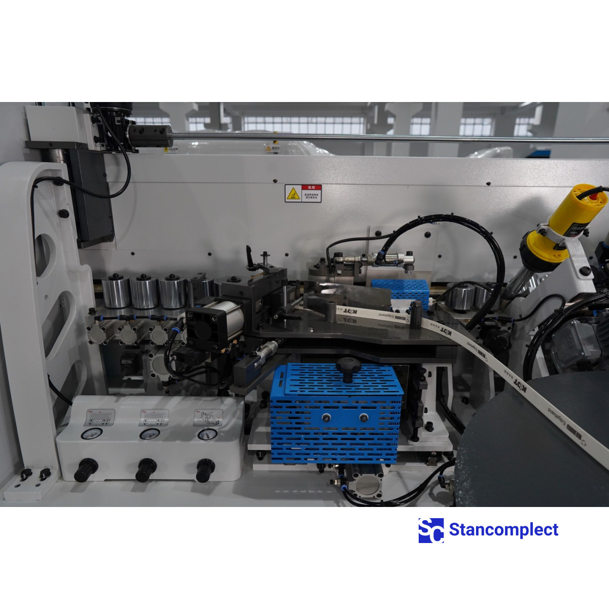 Крайколичкувальний верстат KDT KE-399 для прямих та скошених панелей