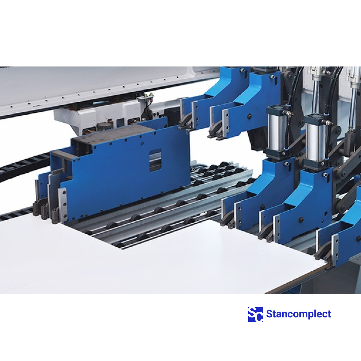 CNC velkoplošná pila KS-832HT s dvojitým tlačníkem