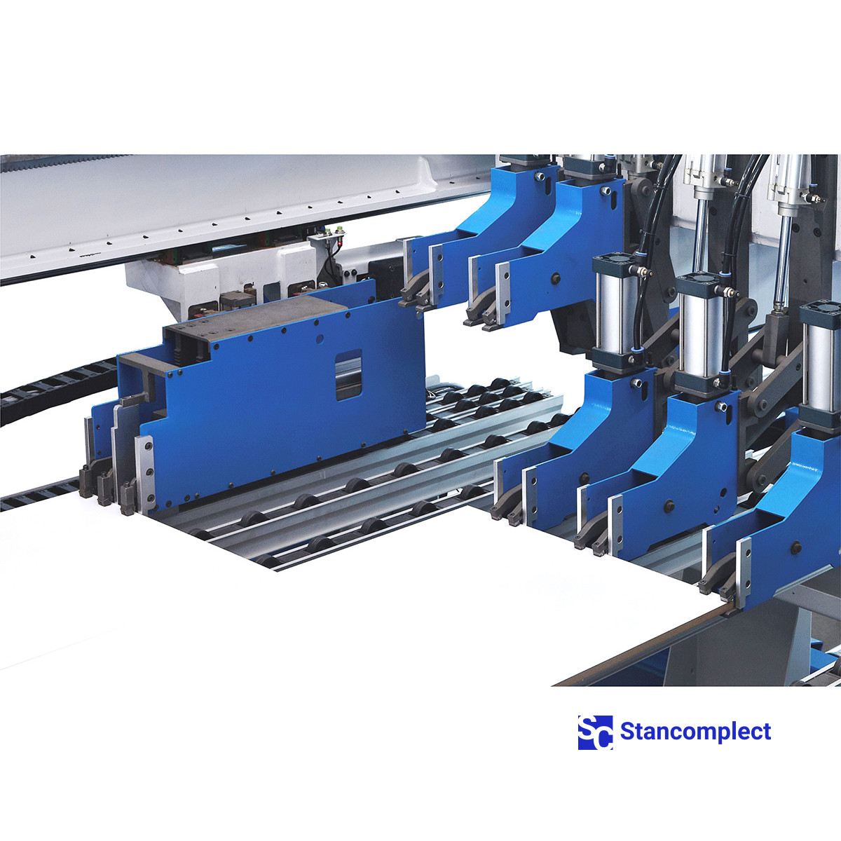 Úhlová CNC velkoplošná pila KS-4522HLS se zadním plněním a dvojitým tlačníkem