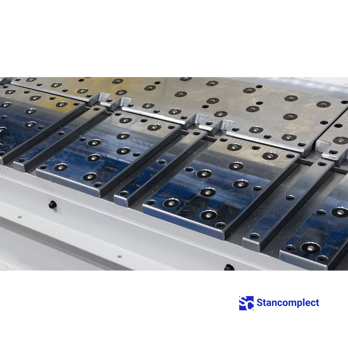 Úhlová CNC velkoplošná pila KS-4522HLS se zadním plněním a dvojitým tlačníkem