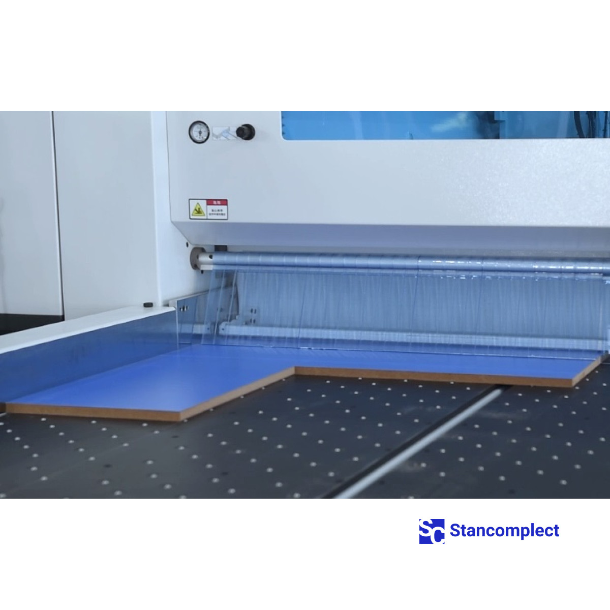 Úhlová CNC velkoplošná pila KS-4522HLS se zadním plněním a dvojitým tlačníkem