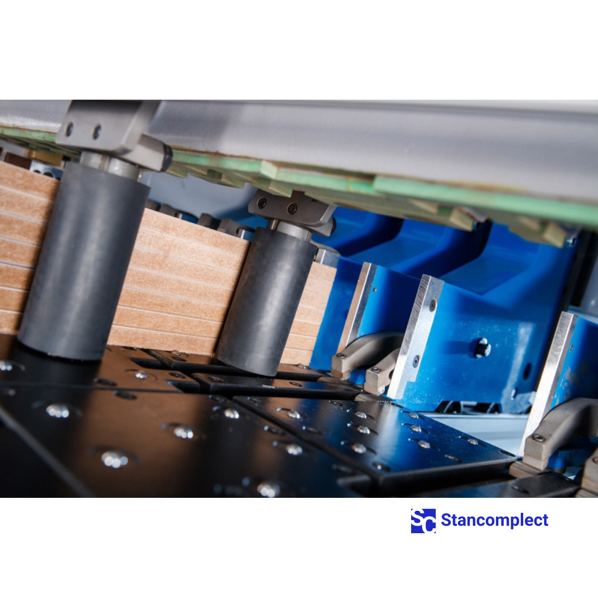 CNC velkoplošná pila KS-843L se zadním nakládáním