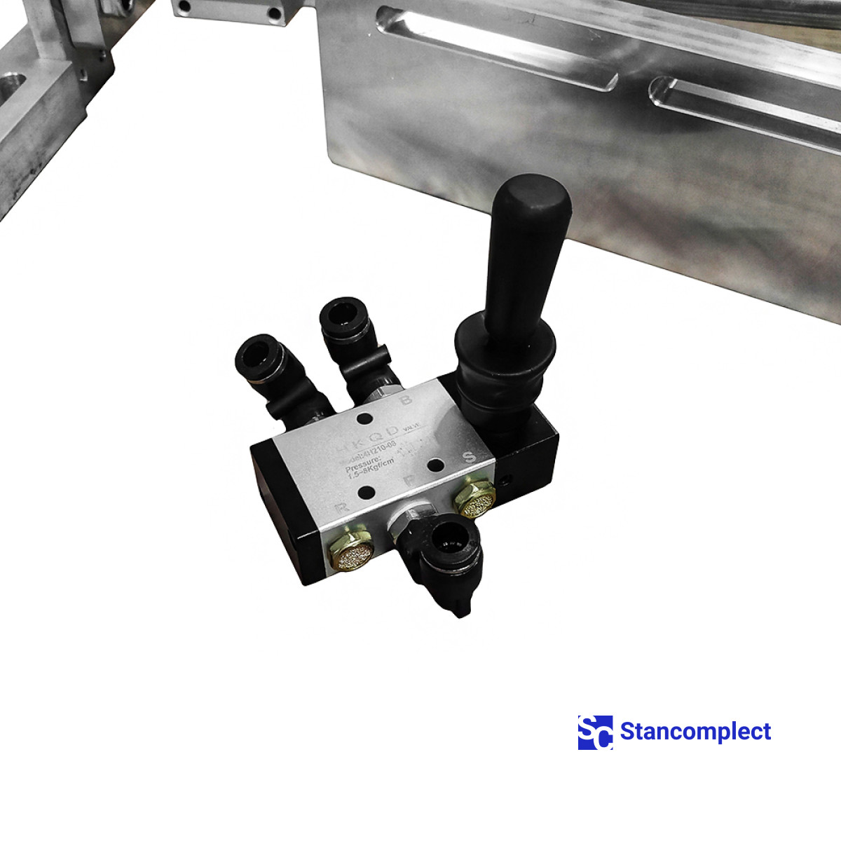 Device for feeding narrow workpieces for KDT edgebanders