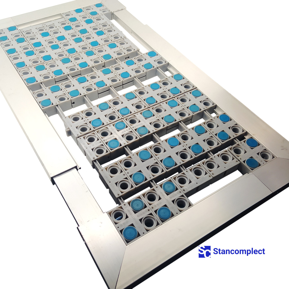Adjustable substrate for vacuum presses