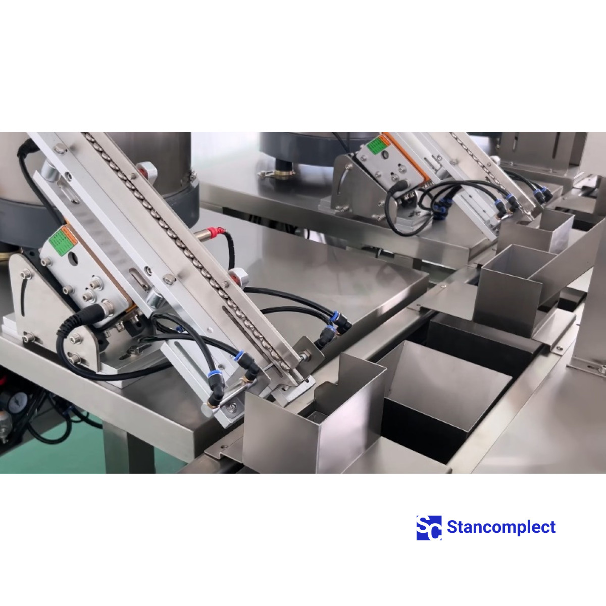 Автоматическая линия для сортировки и упаковки фурнитуры SFP-B16