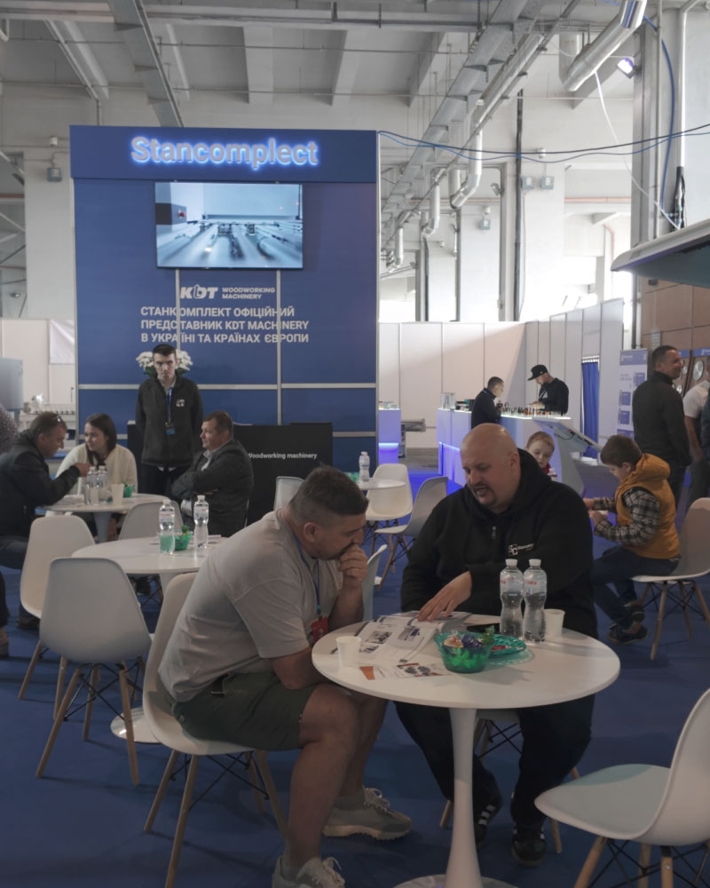Стенд компанії Станкомплект виставці деревообробного обладнання "Деревообробка 2025"