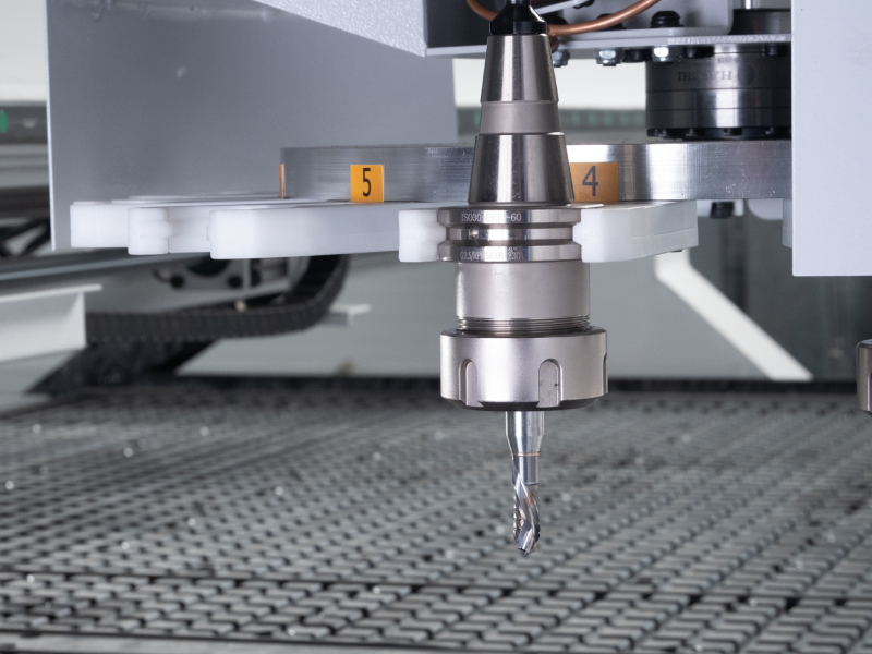 Automated unloading of parts