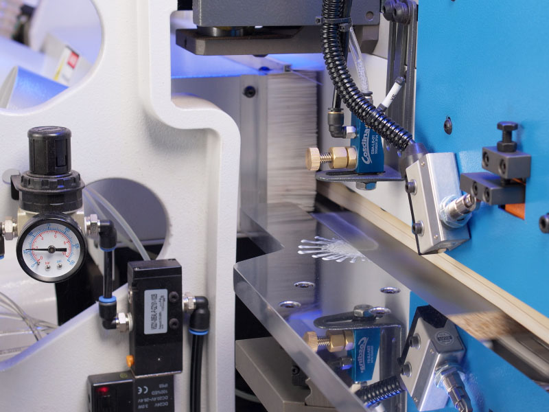 Application of anti-adhesive fluid