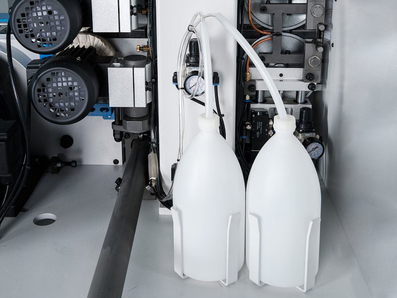 Cleaning liquid application