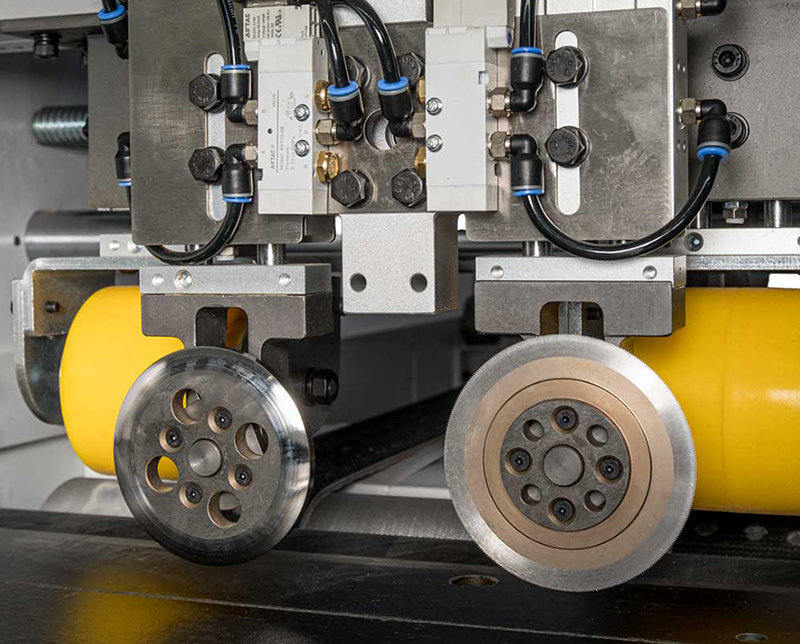 Transverse cutting and scoring unit