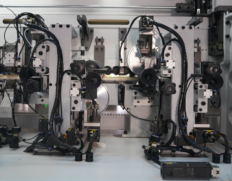 Radius scraping unit