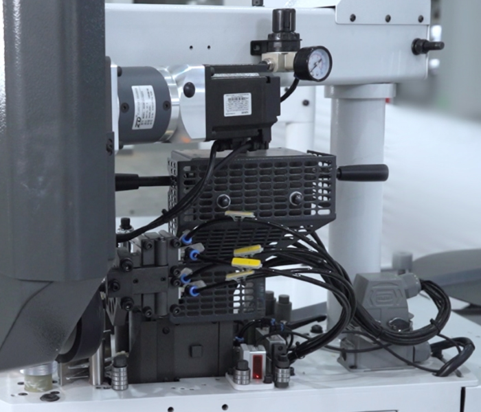 Replaceable top glue pot