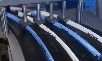 Servo magazine for edging