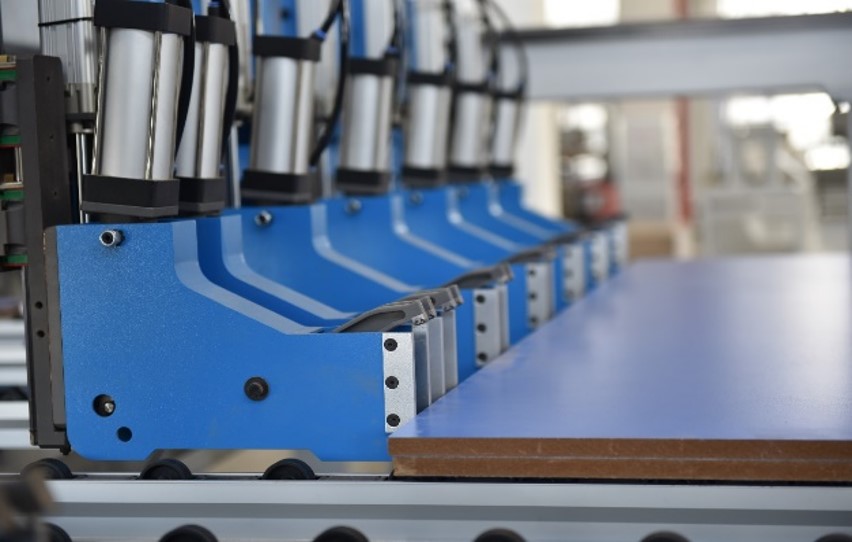 Zatlačte v oblasti rozřezávání